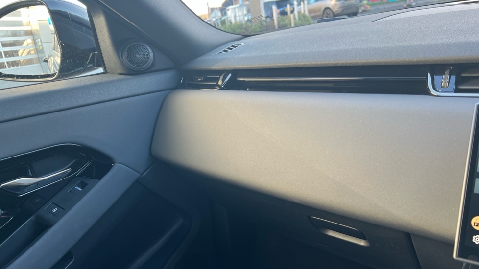 Used Land Rover Range Rover Evoque 2025 for sale - 76915107: Photo 21