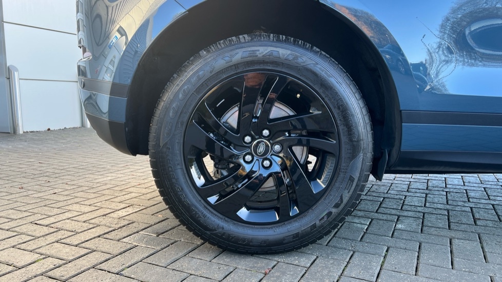 Used Land Rover Range Rover Evoque 2025 for sale - 76915107: Photo 32