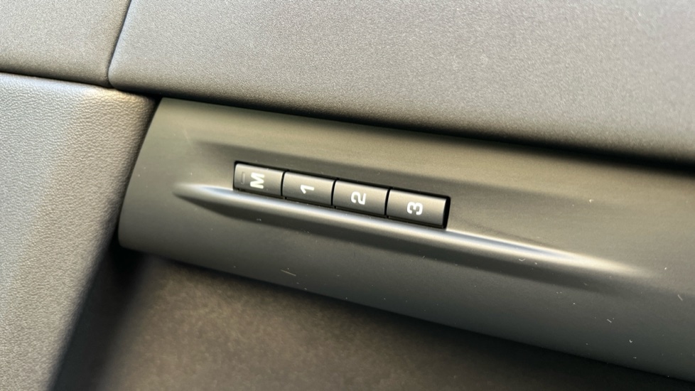 Used Land Rover Range Rover Evoque 2025 for sale - 76915107: Photo 40