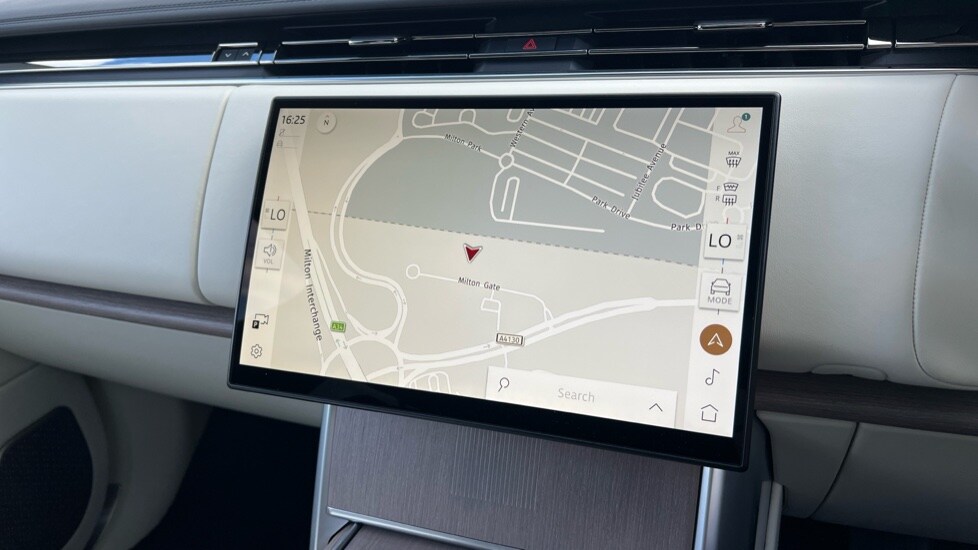 Used Land Rover Range Rover 2025 for sale - 76609697: Photo 11