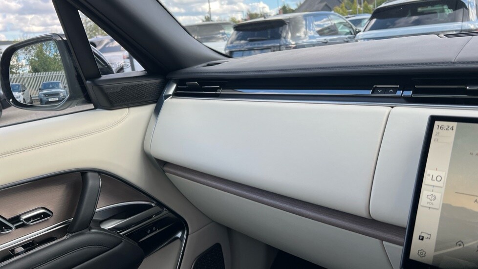 Used Land Rover Range Rover 2025 for sale - 76609697: Photo 22