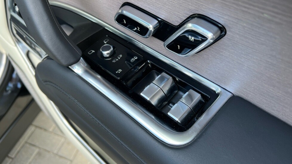 Used Land Rover Range Rover 2025 for sale - 76609697: Photo 41