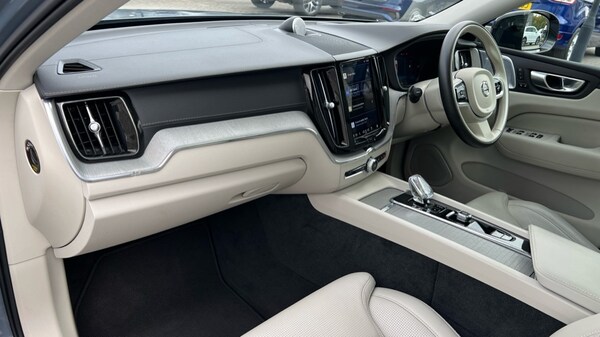 Used Volvo XC60 2024 for sale - 76139997: Photo 10