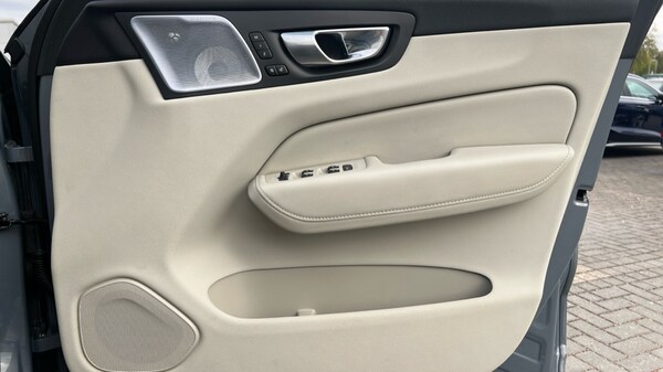 Used Volvo XC60 2024 for sale - 76139997: Photo 30