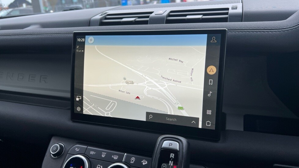 Used Land Rover Defender 2021 for sale - 76773218: Photo 11