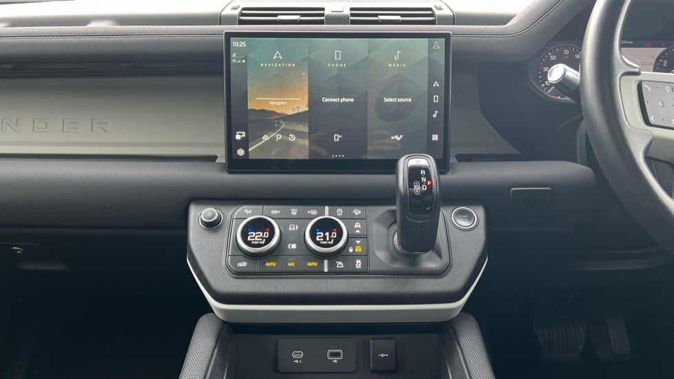 Used Land Rover Defender 2021 for sale - 76773218: Photo 14