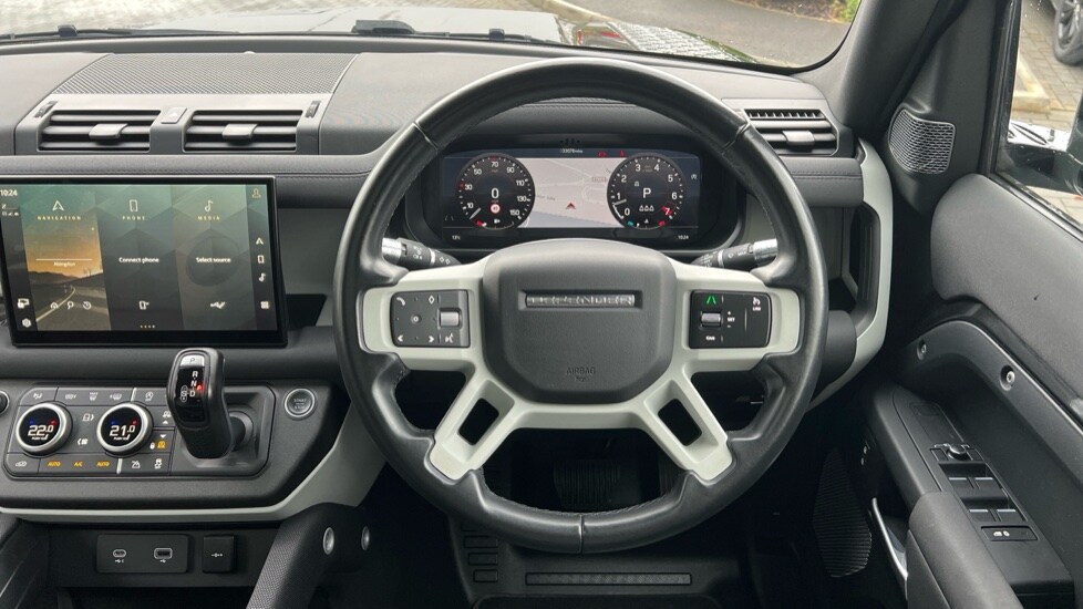 Used Land Rover Defender 2021 for sale - 76773218: Photo 15