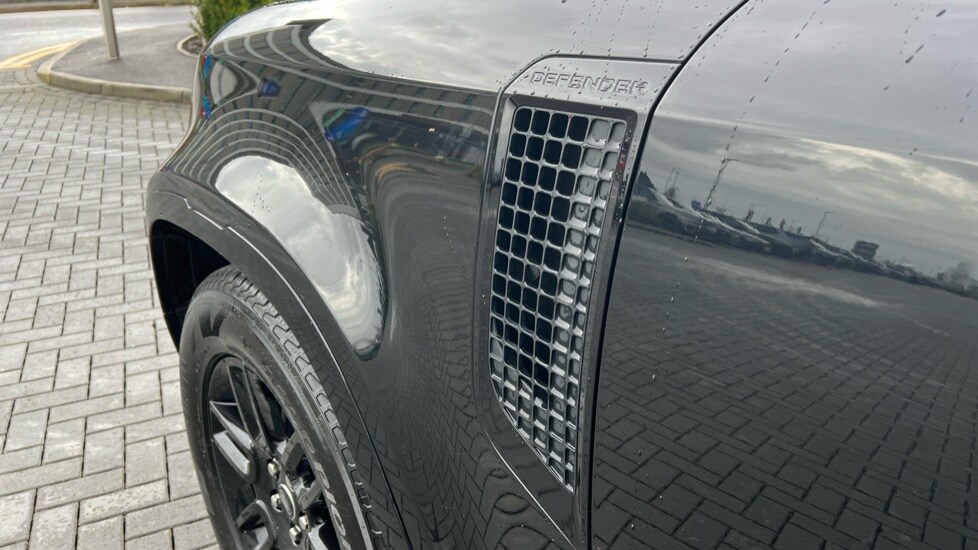 Used Land Rover Defender 2021 for sale - 76773218: Photo 20