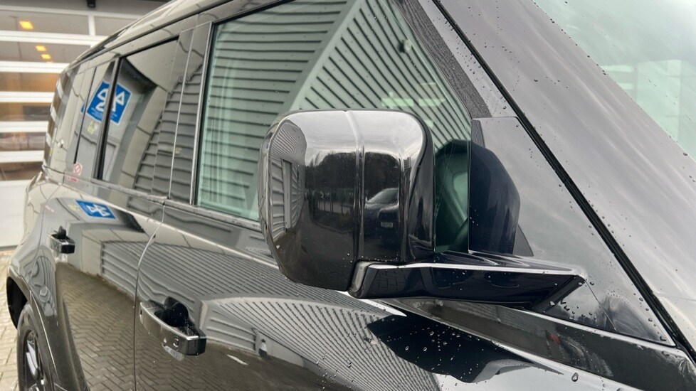 Used Land Rover Defender 2021 for sale - 76773218: Photo 24