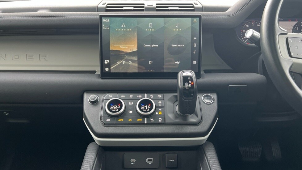 Used Land Rover Defender 2021 for sale - 76773218: Photo 29