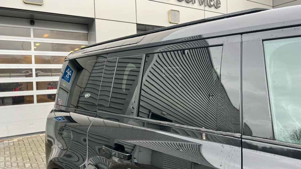 Used Land Rover Defender 2021 for sale - 76773218: Photo 34