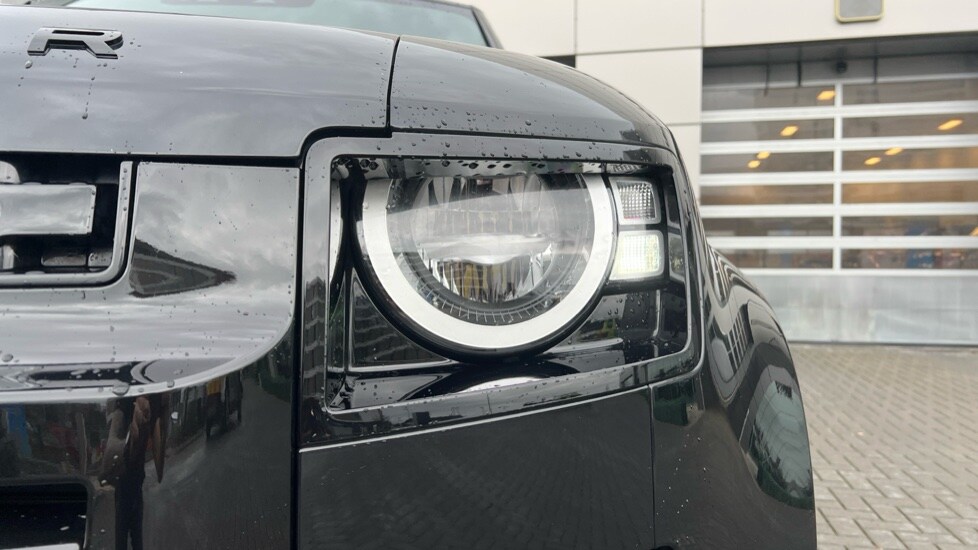 Used Land Rover Defender 2021 for sale - 76773218: Photo 39