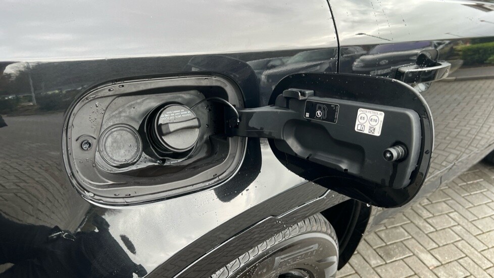 Used Land Rover Defender 2021 for sale - 76773218: Photo 43