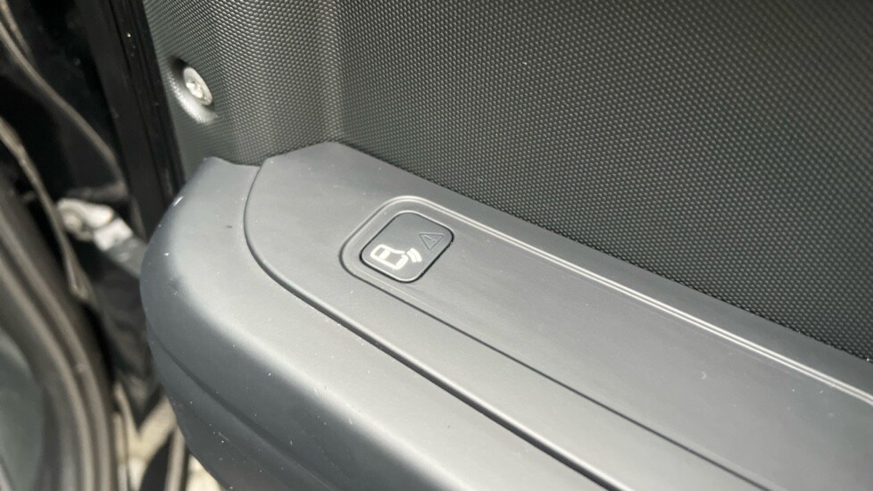 Used Land Rover Defender 2021 for sale - 76773218: Photo 49