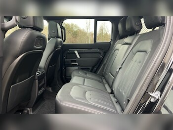 Used Land Rover Defender 2021 for sale - 76773218: Photo