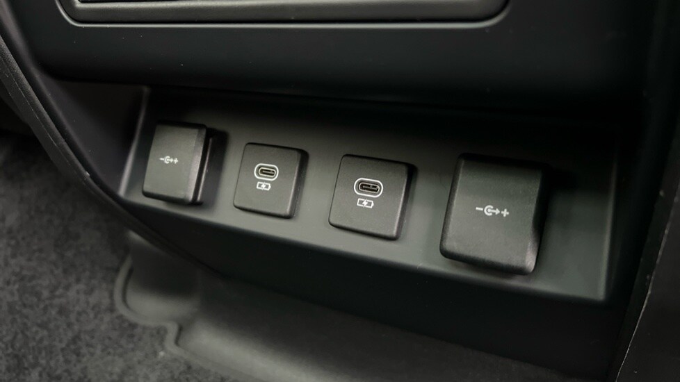 Used Land Rover Defender 2021 for sale - 76773218: Photo 52