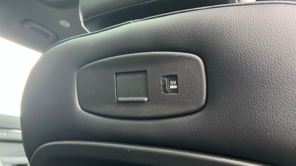 Used Land Rover Defender 2021 for sale - 76773218: Photo 53