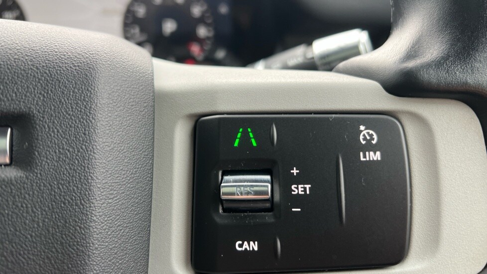 Used Land Rover Defender 2021 for sale - 76773218: Photo 66