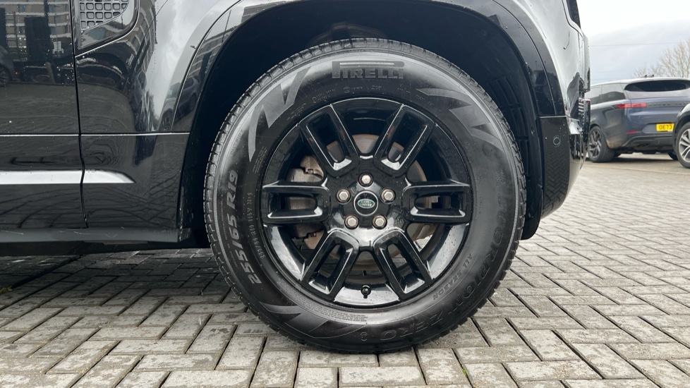 Used Land Rover Defender 2021 for sale - 76773218: Photo 8