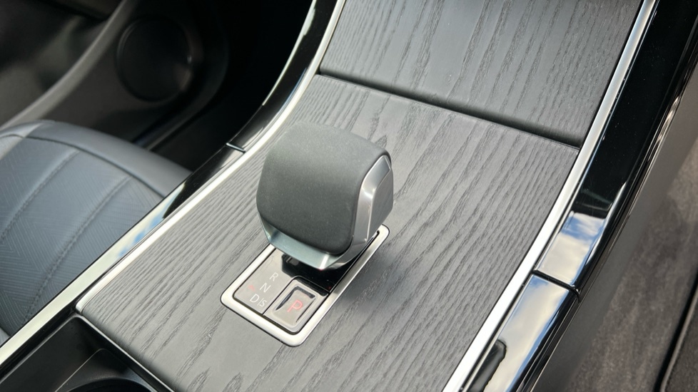 Used Land Rover Range Rover Evoque 2025 for sale - 76361845: Photo 13