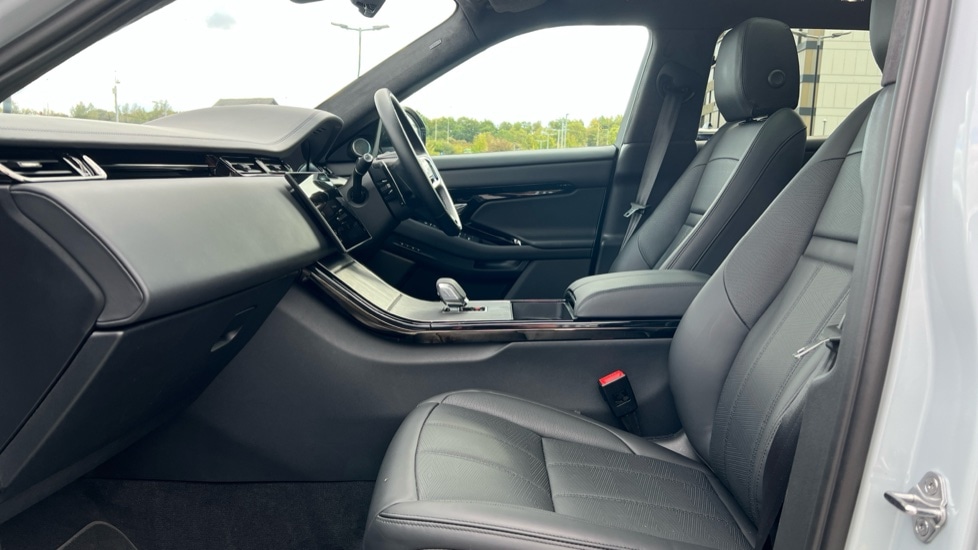 Used Land Rover Range Rover Evoque 2025 for sale - 76361845: Photo 3