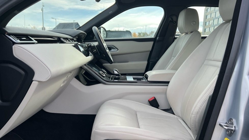 Used Land Rover Range Rover Velar 2022 for sale - 76338955: Photo 3