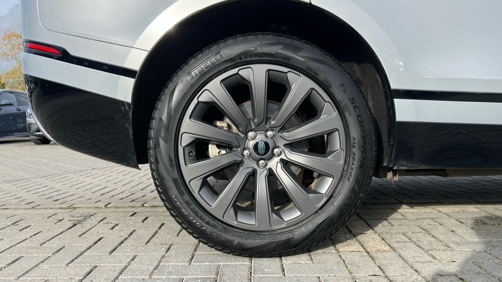 Used Land Rover Range Rover Velar 2022 for sale - 76338955: Photo 32