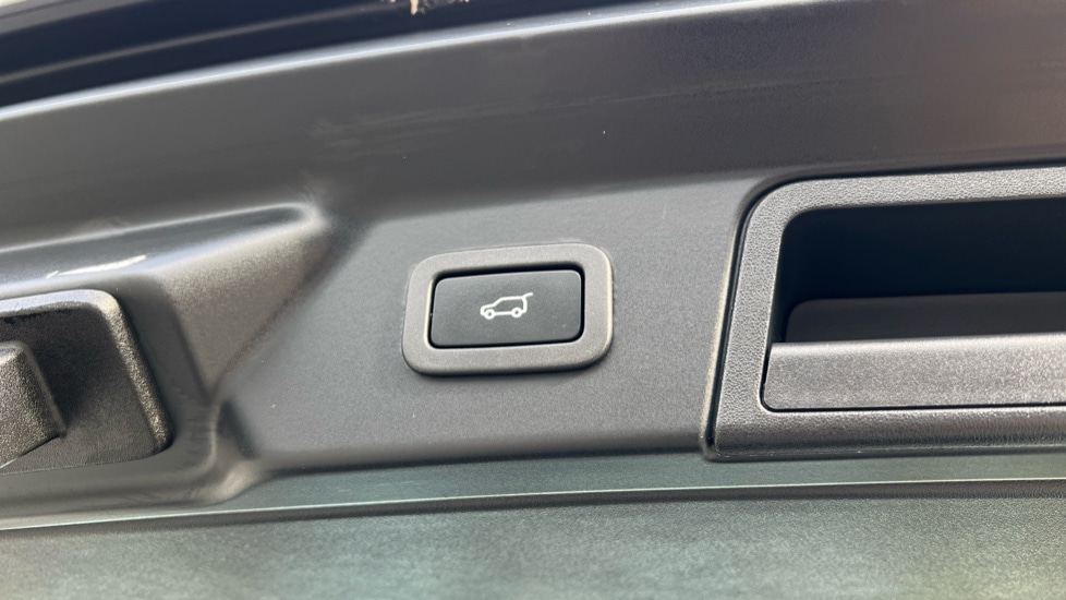 Used Land Rover Range Rover Velar 2022 for sale - 76338955: Photo 51