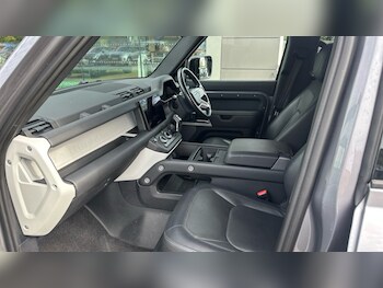 Used Land Rover Defender 2023 for sale - 75451499: Photo
