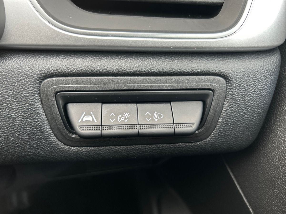 Used Renault Captur 2023 for sale - 76412816: Photo 28