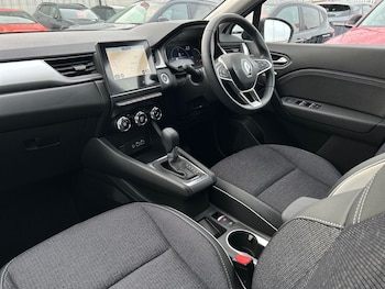 Used Renault Captur 2023 for sale - 76412816: Photo