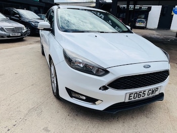 Used Ford Focus 2015 for sale - 76147674: Photo 3