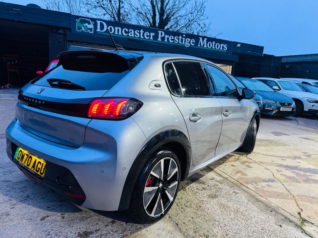 Used Peugeot 208 2021 for sale - 77014452: Photo 8