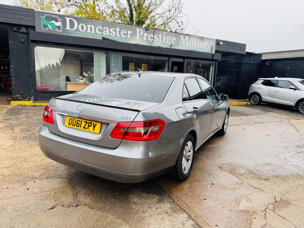 Used Mercedes-Benz E Class 2011 for sale - 76380088: Photo 8