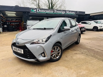 Used Toyota Yaris 2018 for sale - 77302557: Photo