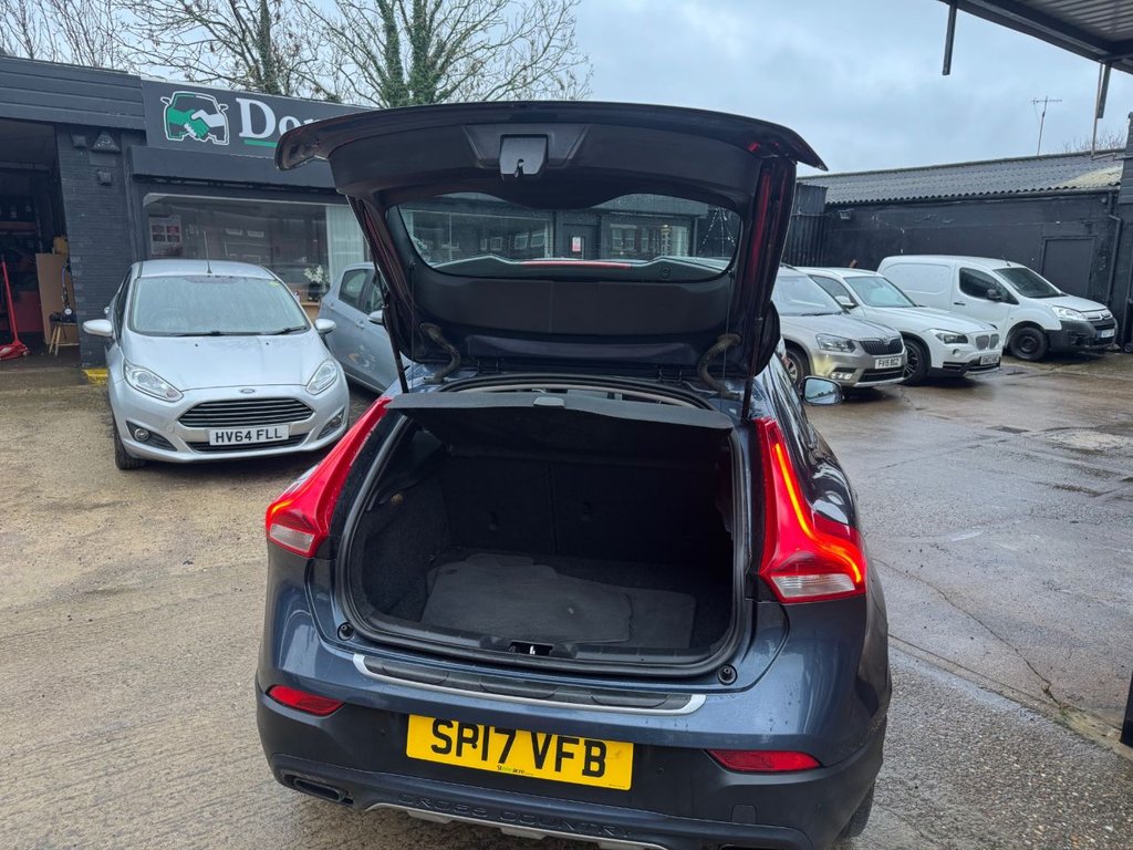 Used Volvo V40 2017 for sale - 77483491: Photo 10