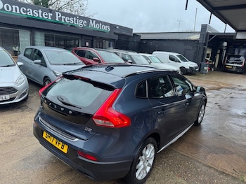 Used Volvo V40 Cross Country 2017 for sale - 77483491: Photo