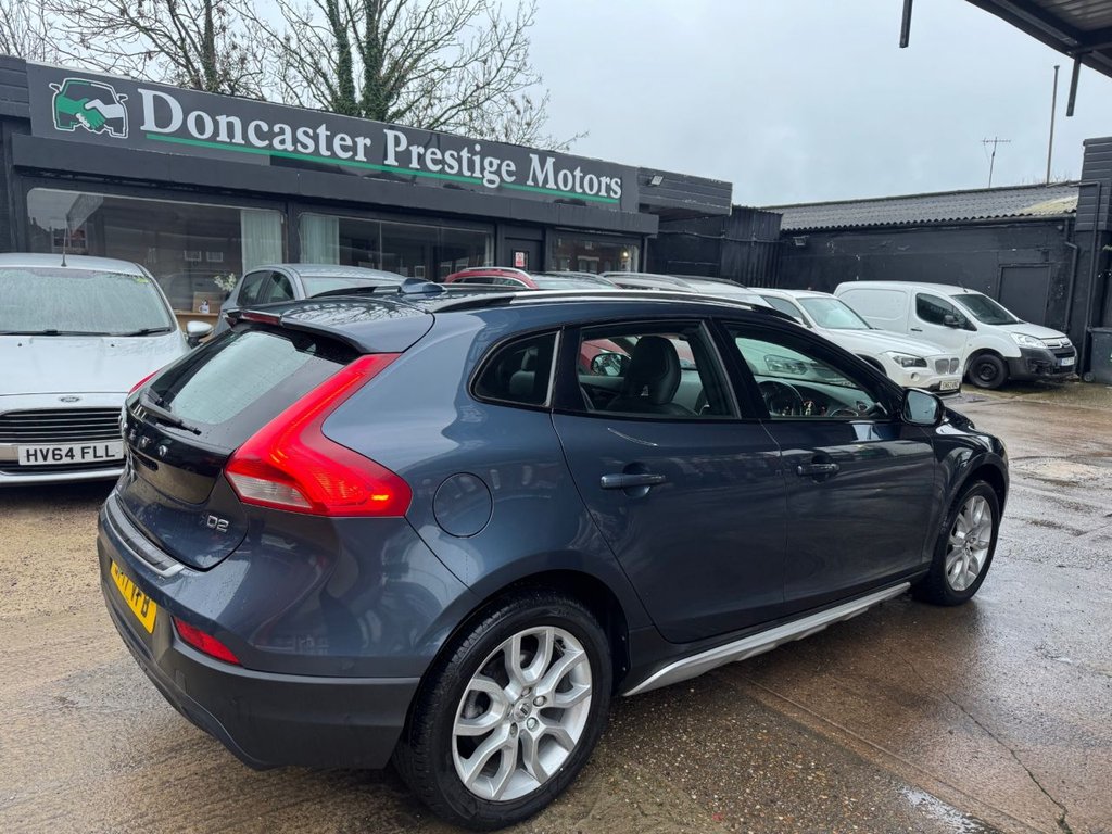 Used Volvo V40 2017 for sale - 77483491: Photo 5