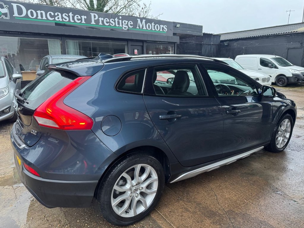 Used Volvo V40 2017 for sale - 77483491: Photo 7