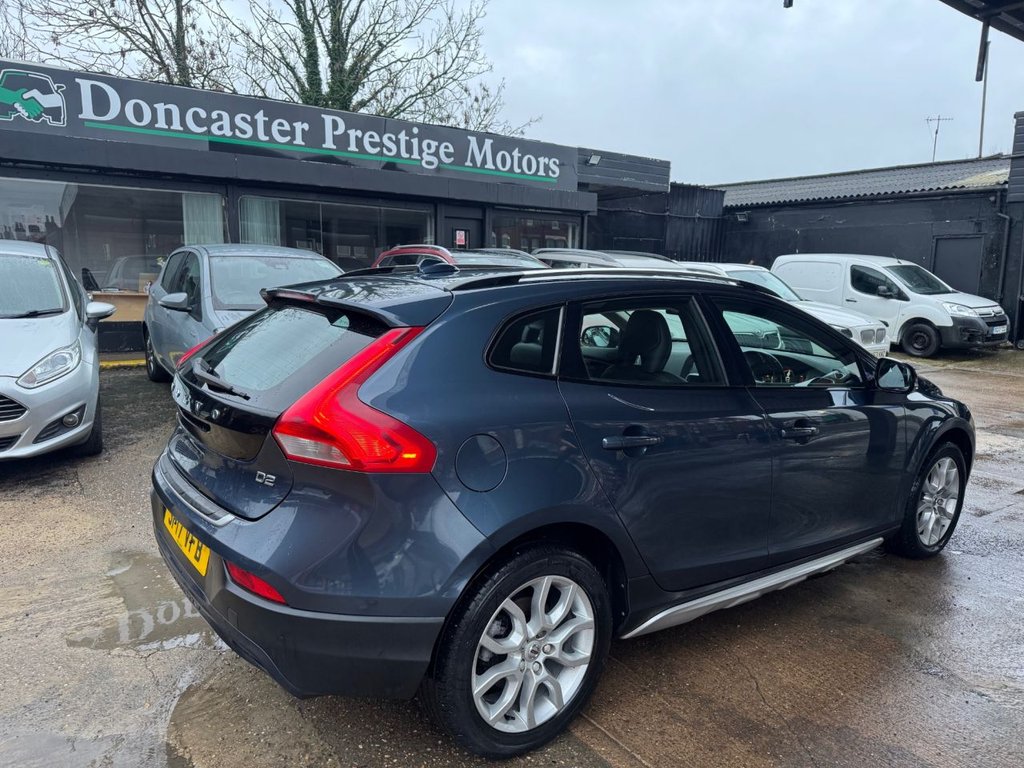 Used Volvo V40 2017 for sale - 77483491: Photo 8