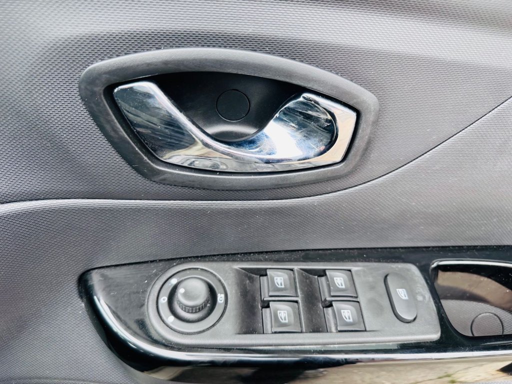 Used Renault Captur 2014 for sale - 78220803: Photo 18