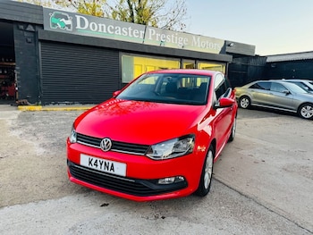 Used Volkswagen Polo 2015 for sale - 76454680: Photo