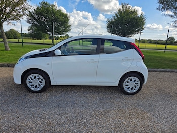 Used Toyota AYGO 2019 for sale - 75776463: Photo
