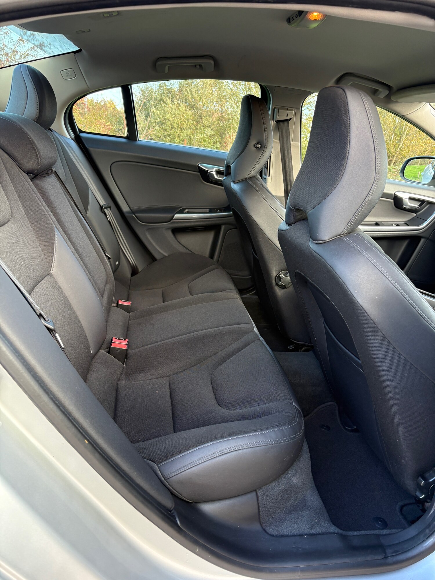 Used Volvo S60 2012 for sale - 76618547: Photo 16