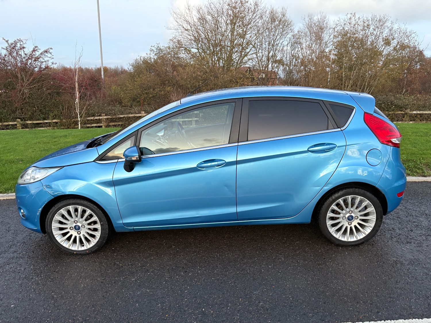 Used Ford Fiesta 2011 for sale - 76904452: Photo 7