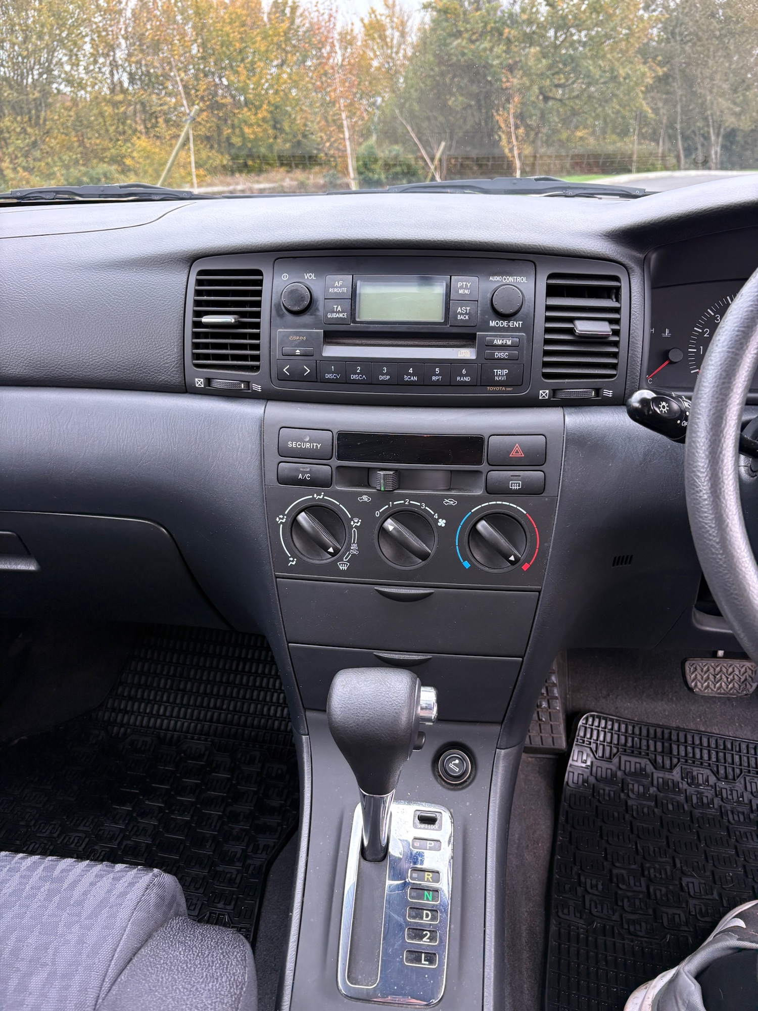 Used Toyota Corolla 2004 for sale - 76565025: Photo 12