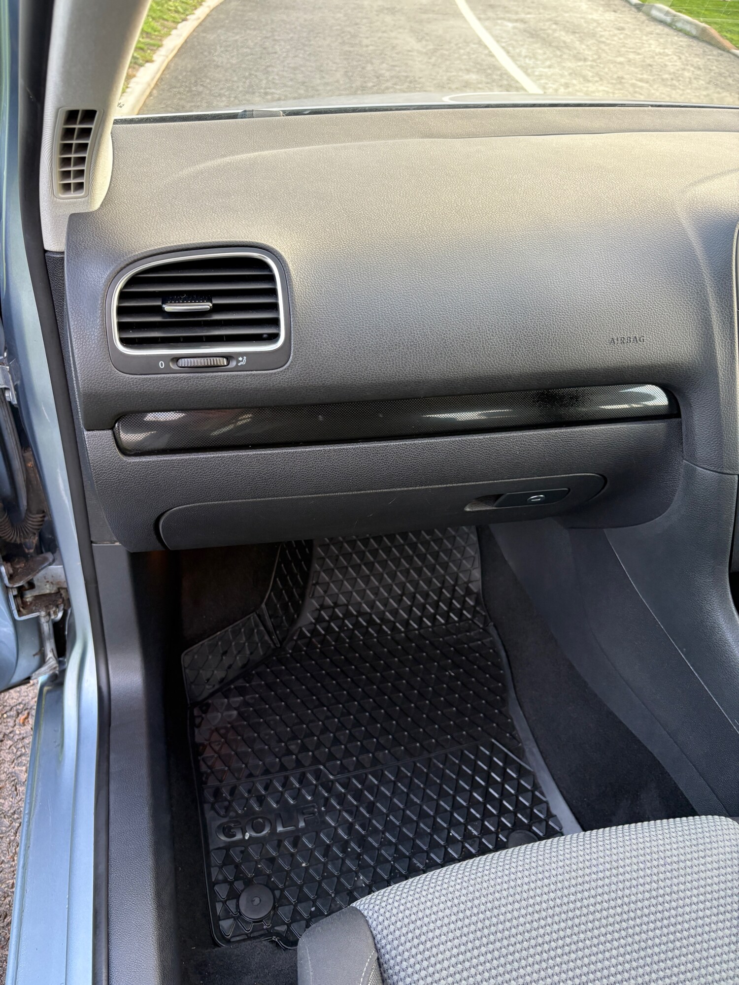 Used Volkswagen Golf 2011 for sale - 76904446: Photo 38