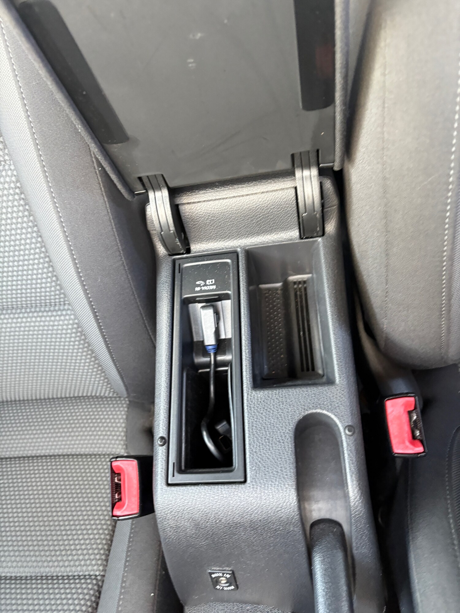 Used Volkswagen Golf 2011 for sale - 76904446: Photo 47