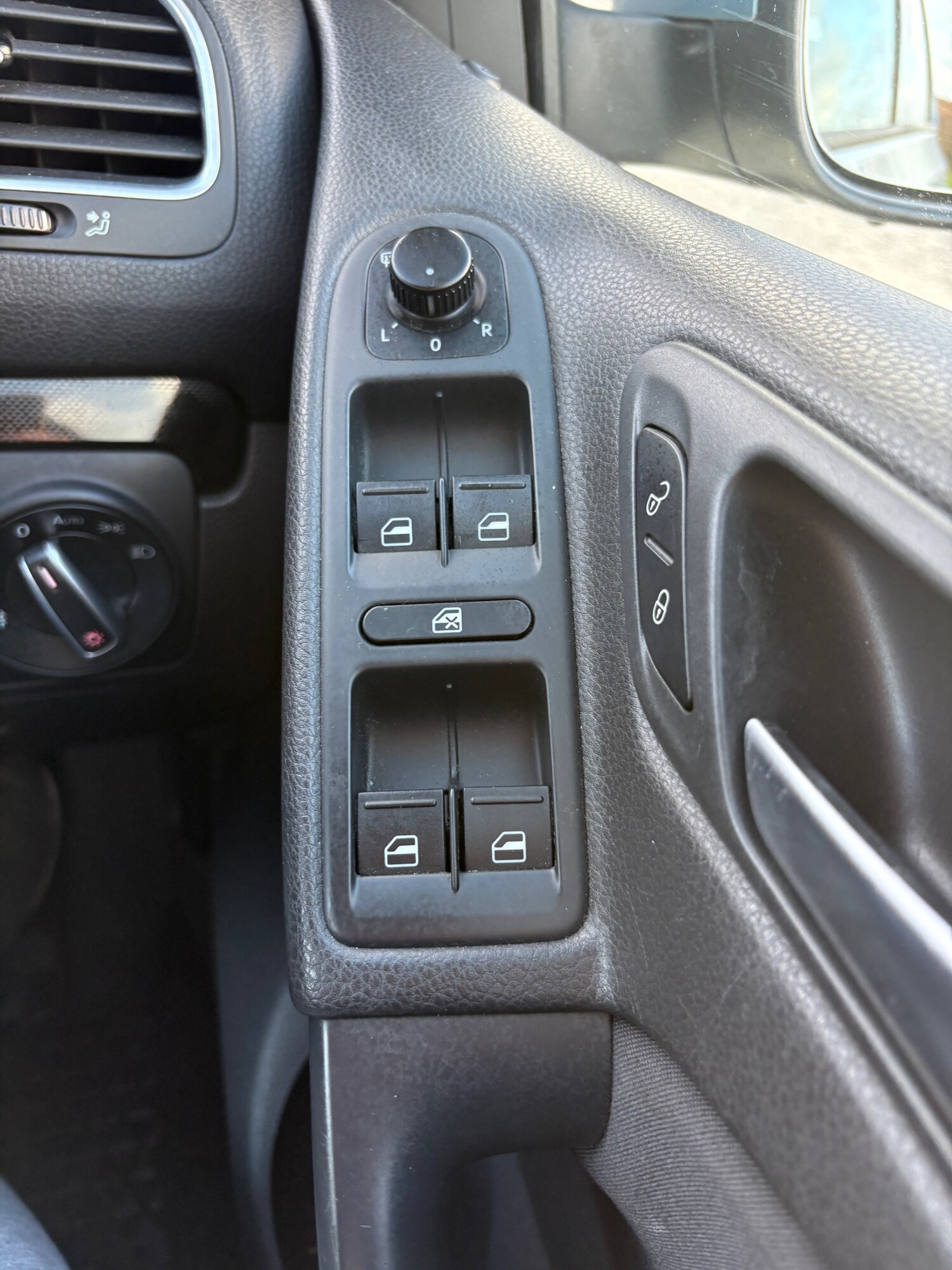 Used Volkswagen Golf 2011 for sale - 76904446: Photo 59