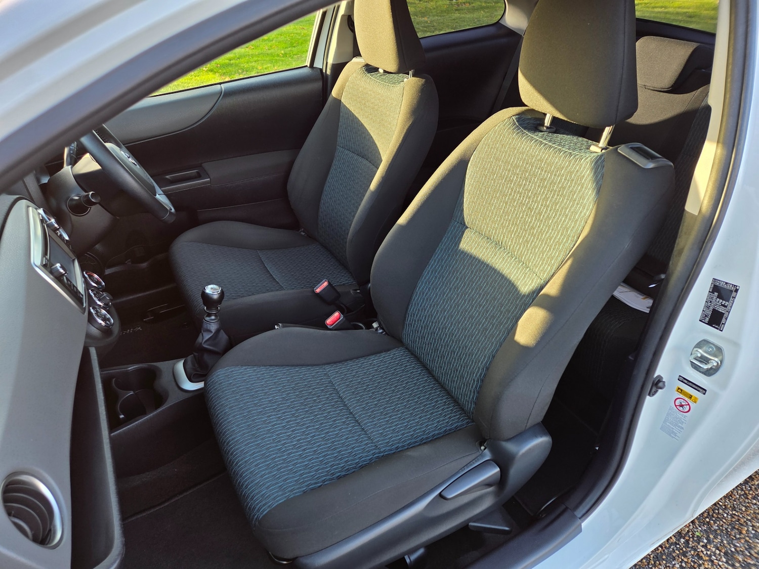 Used Toyota Yaris 2012 for sale - 76413057: Photo 11